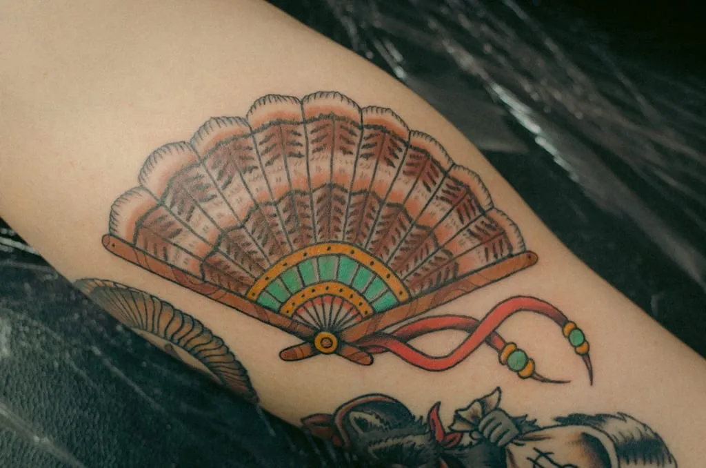 Trad full colour turkey feather fan